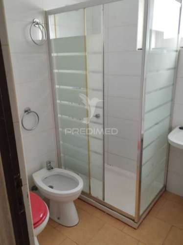 Casa fração t3 no atalaião. um 1º andar totalmente desocupado.