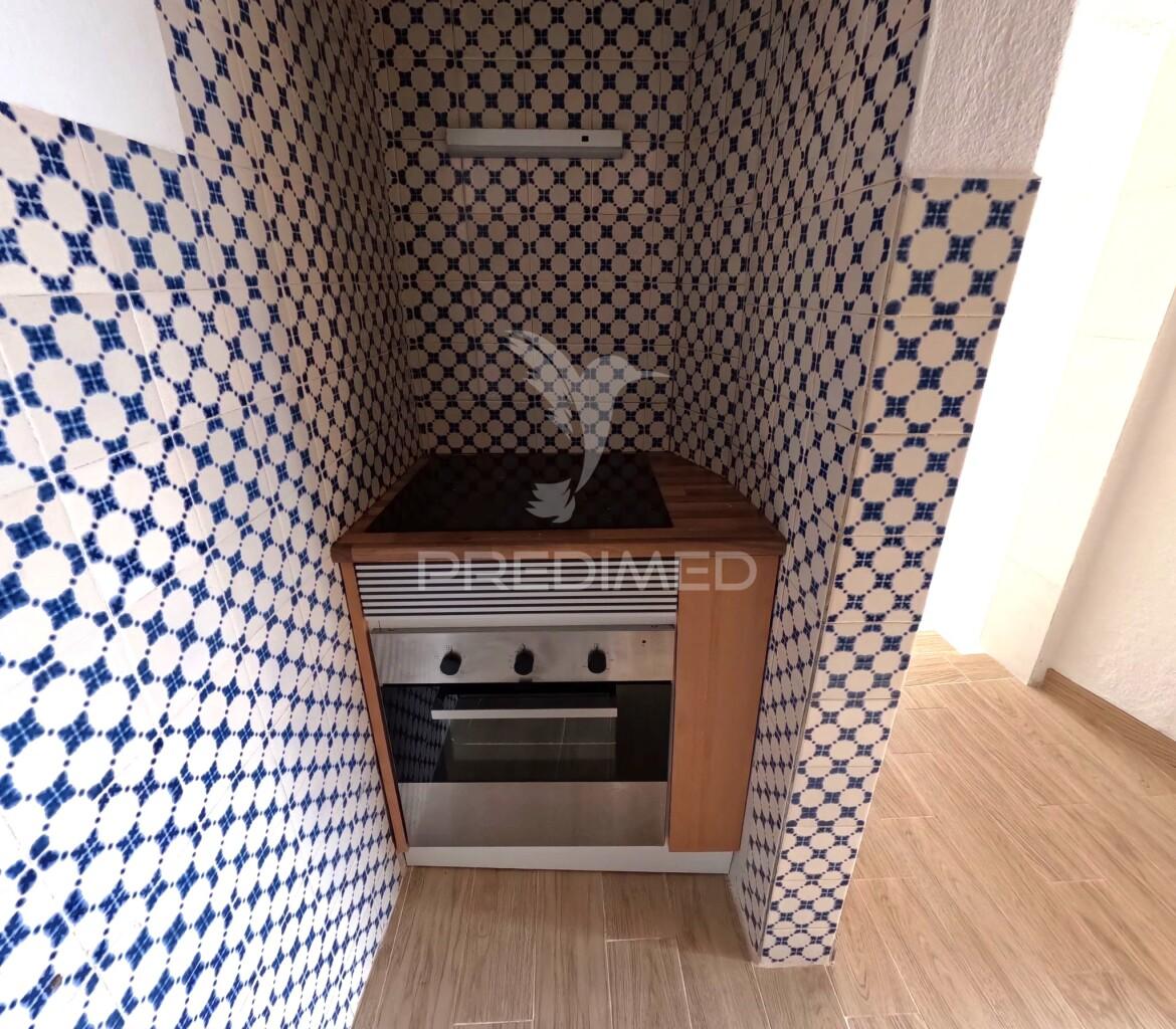 Moradia dividida em dois t1 remodelada em arcena (alverca do ribatejo)