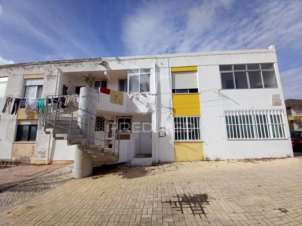Vende se t4 montijo /afonsoeiro 170.000€