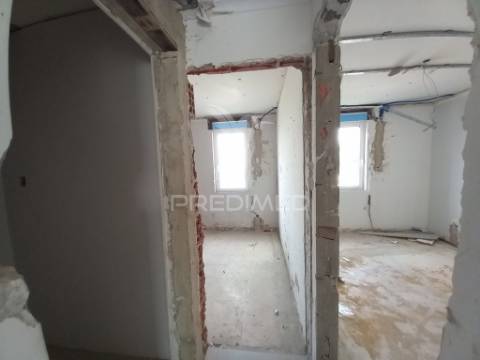 Vende se t4 montijo /afonsoeiro 170.000€