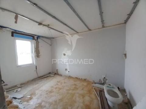 Vende se t4 montijo /afonsoeiro 170.000€
