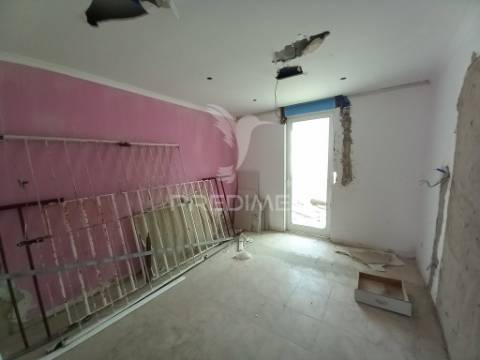 Vende se t4 montijo /afonsoeiro 170.000€