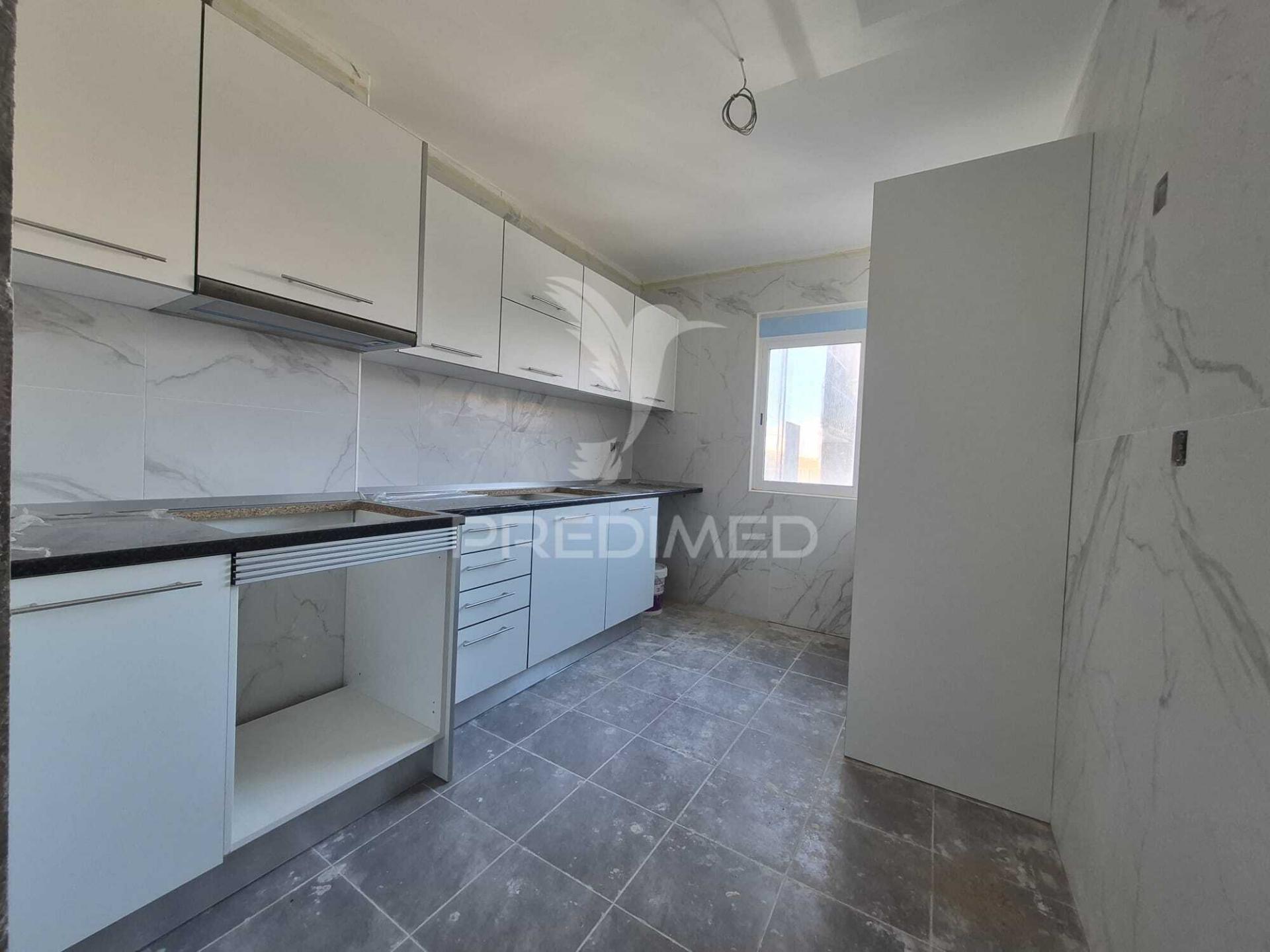 Vende-se apartamento t2 remodelado em setúbal