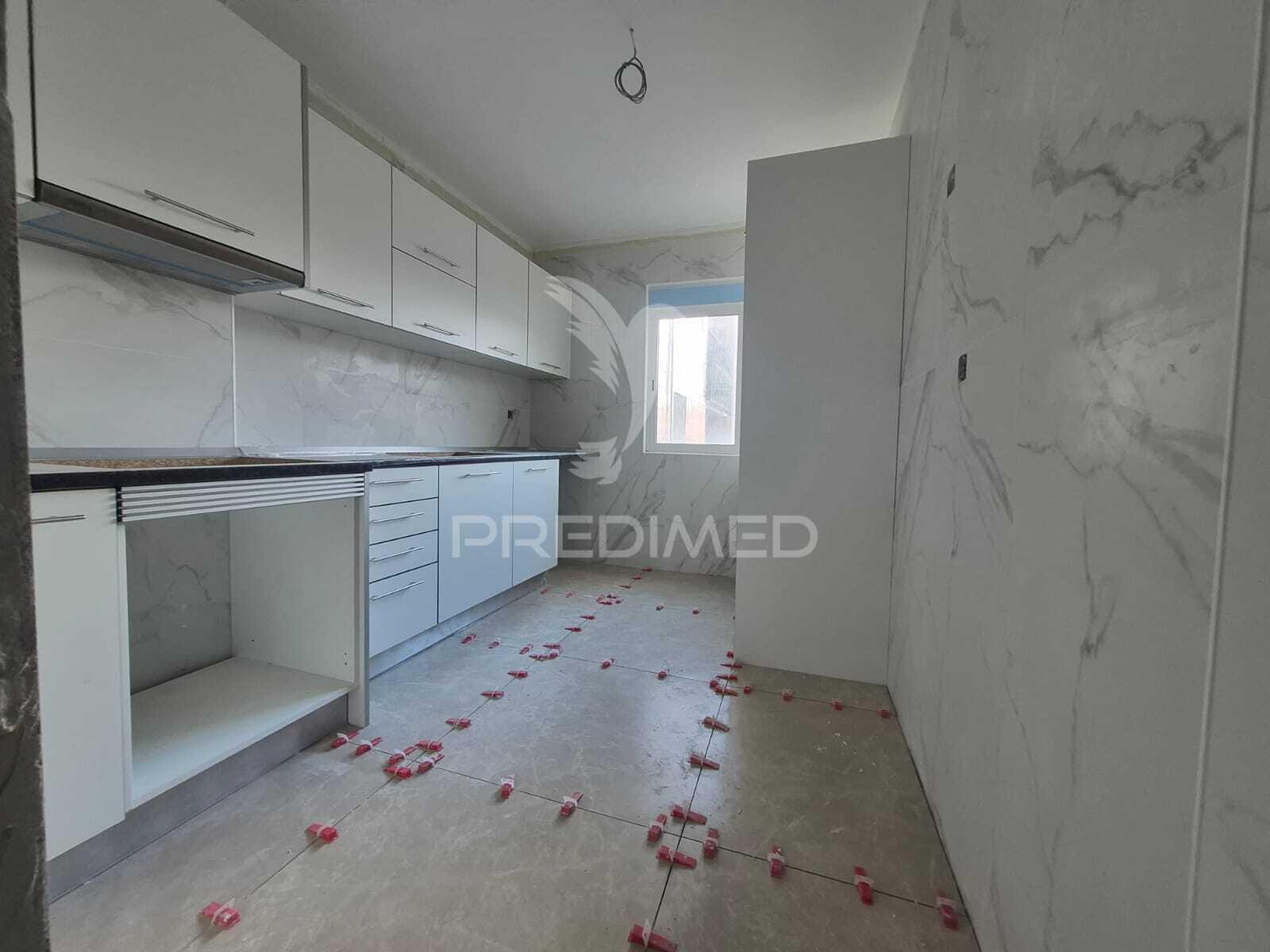 Vende-se apartamento t2 remodelado em setúbal