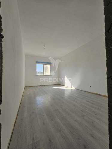 Vende-se apartamento t2 remodelado em setúbal
