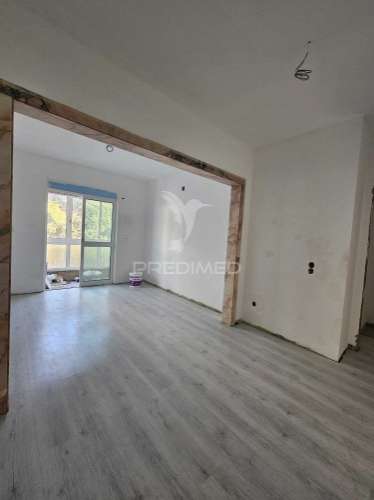 Vende-se apartamento t2 remodelado em setúbal