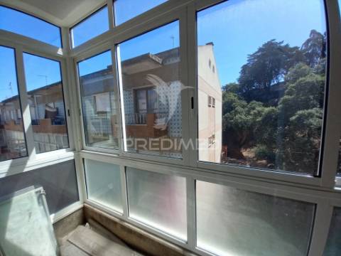 Vende-se apartamento t2 remodelado em setúbal