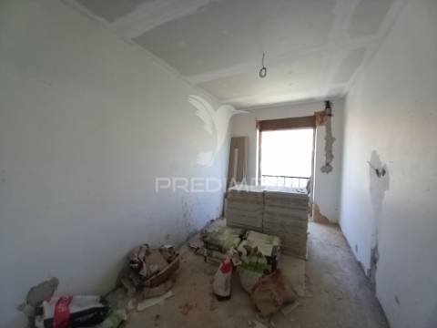 Vende se t2 liceu/vanicelos setúbal 255000€