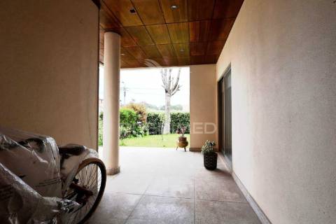 Andar-moradia t3 duplex próximo da praia da madalena
