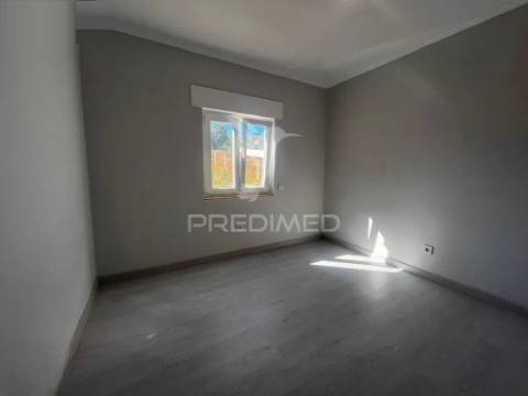 Moradia isolada t6-terreno 1.233m2-granja ulmeiro, soure, coimbra