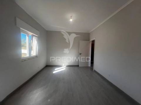 Moradia isolada t6-terreno 1.233m2-granja ulmeiro, soure, coimbra