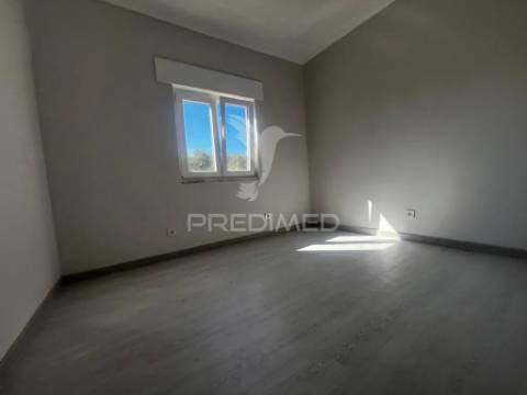 Moradia isolada t6-terreno 1.233m2-granja ulmeiro, soure, coimbra