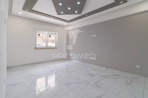 Apartamento t3-  remodelação completa  - 280.000 € - seixal - arrentela