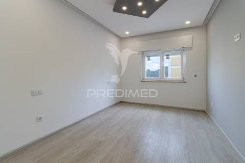 Apartamento t3-  remodelação completa  - 280.000 € - seixal - arrentela