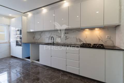 Apartamento t3-  remodelação completa  - 280.000 € - seixal - arrentela