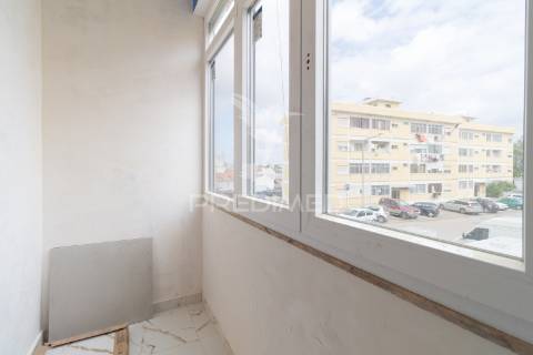 Apartamento t3-  remodelação completa  - 280.000 € - seixal - arrentela