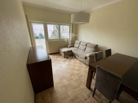 Prédio com 3 apartamentos t4 e espaço comercial – excelente localização no porto