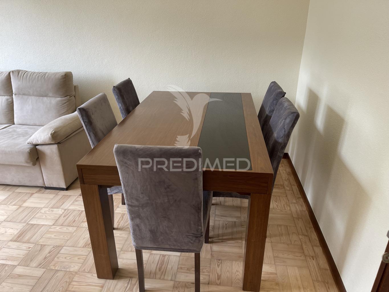 Prédio com 3 apartamentos t4 e espaço comercial – excelente localização no porto