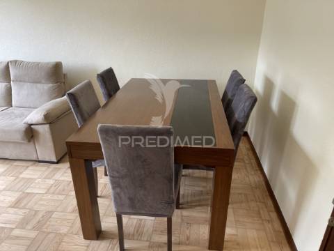 Prédio com 3 apartamentos t4 e espaço comercial – excelente localização no porto
