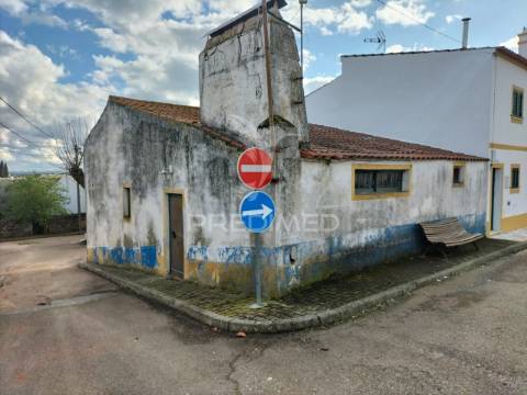 Alentejo moradia para recuperar em vaiamonte