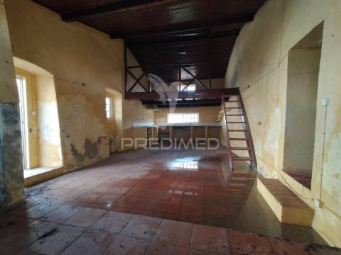 Alentejo moradia para recuperar em vaiamonte