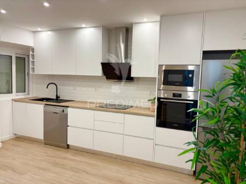 Apartamento t2 na zona histórica do seixal - frente ribeirinha