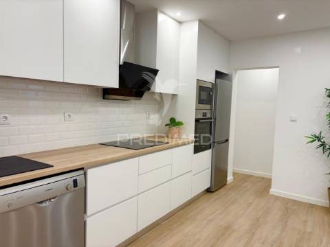 Apartamento t2 na zona histórica do seixal - frente ribeirinha