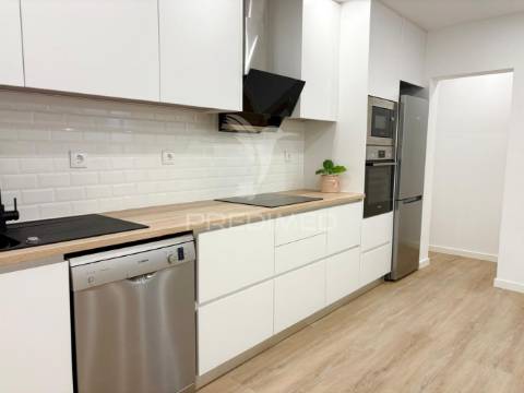 Apartamento t2 na zona histórica do seixal - frente ribeirinha