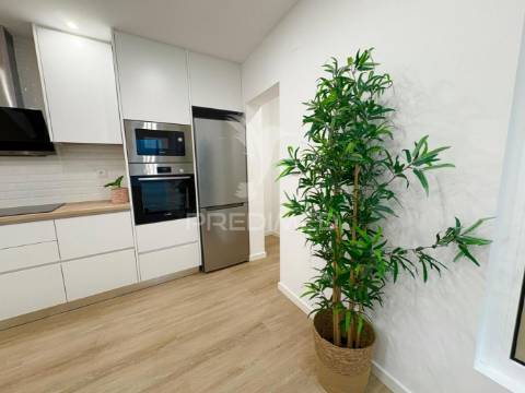 Apartamento t2 na zona histórica do seixal - frente ribeirinha