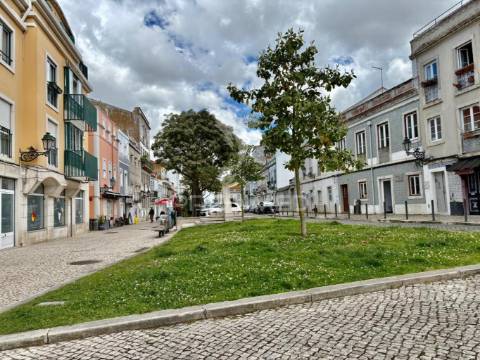 Apartamento t2 na zona histórica do seixal - frente ribeirinha