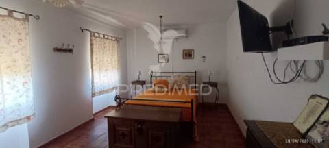 Moradia t4 à venda em arez, nisa – espaço, conforto e tranquilidade!