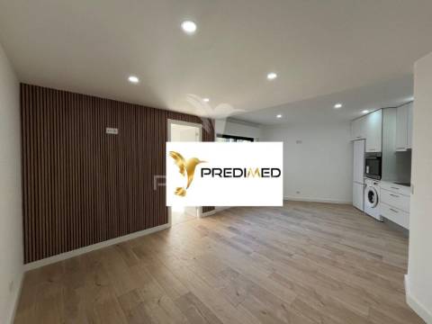 T2+1 remodelado na santa iria da azóia