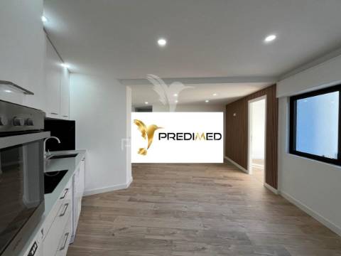 T2+1 remodelado na santa iria da azóia