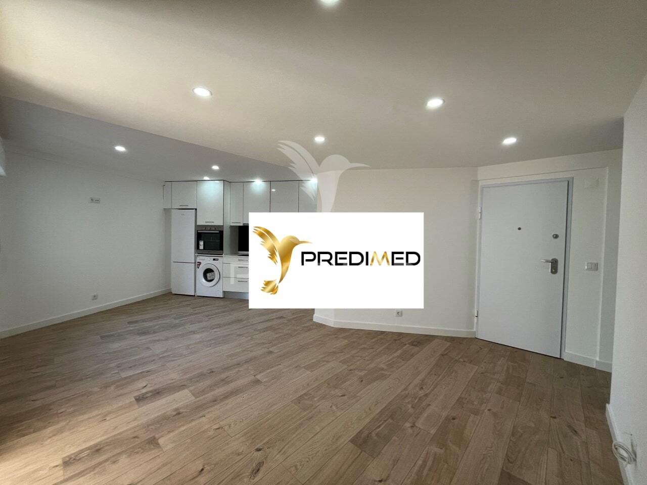 T2+1 remodelado na santa iria da azóia