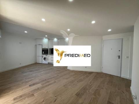 T2+1 remodelado na santa iria da azóia