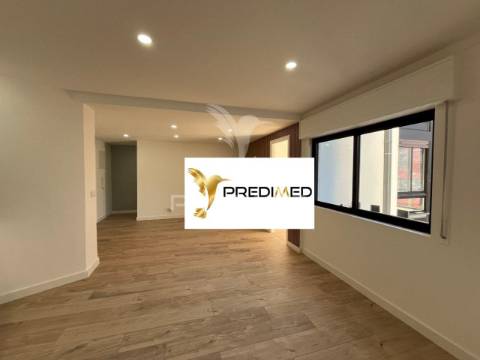 T2+1 remodelado na santa iria da azóia