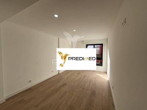T2+1 remodelado na santa iria da azóia