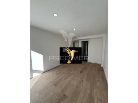 T2+1 remodelado na santa iria da azóia