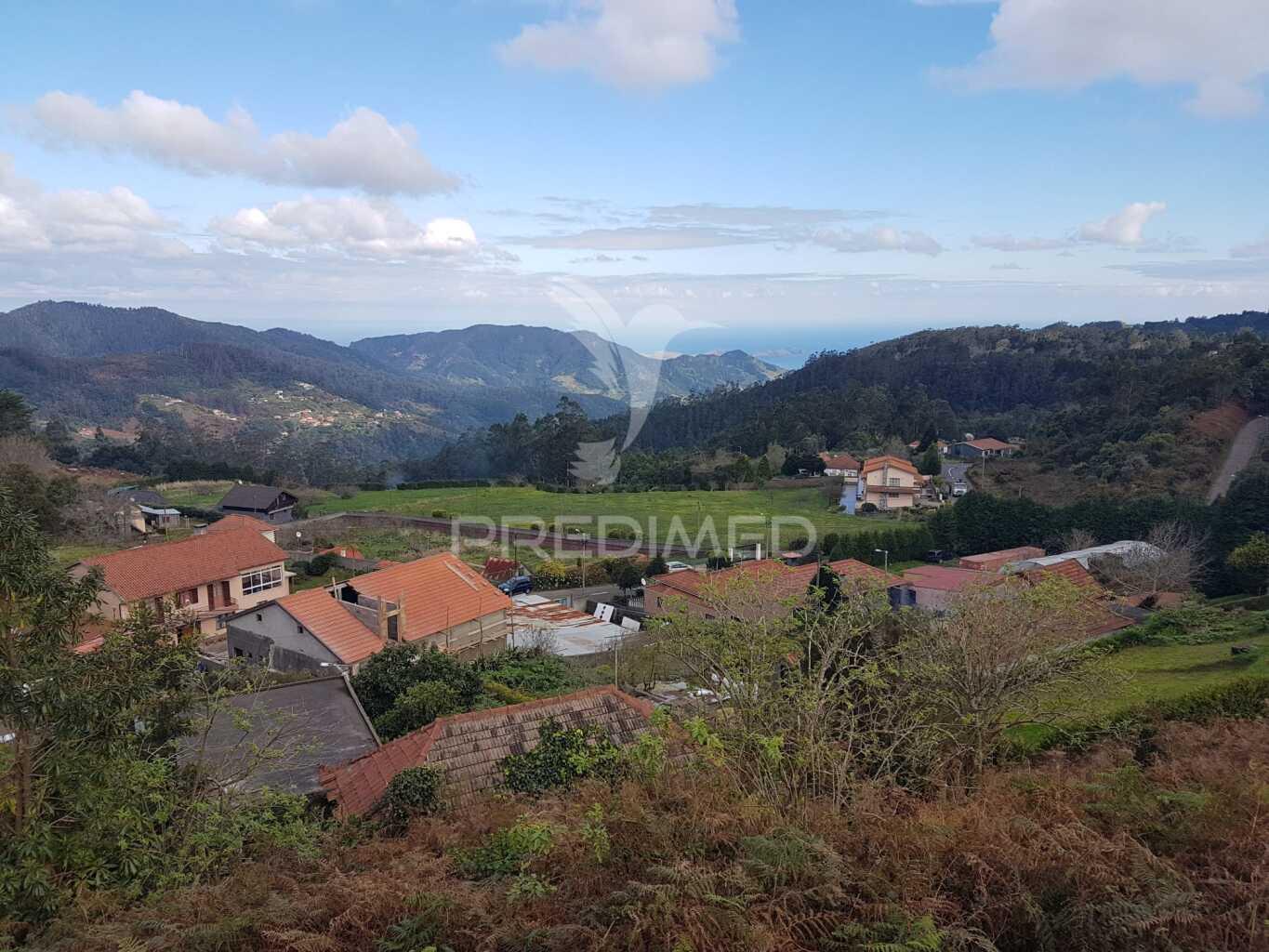 Terreno urbano no santo da serra
