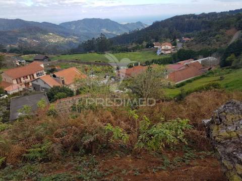 Terreno urbano no santo da serra