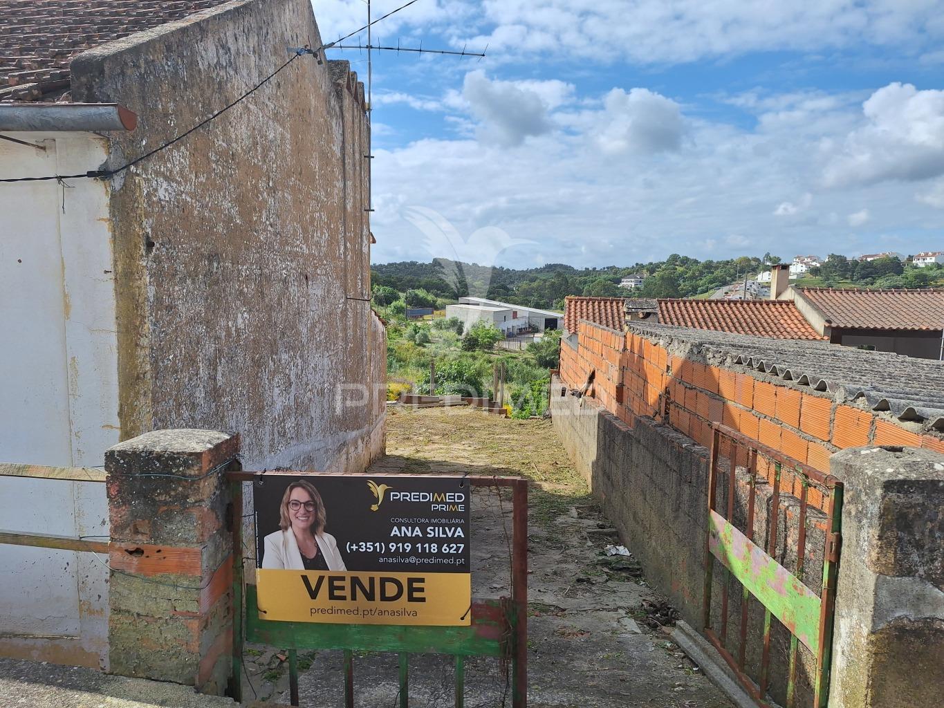 Moradia t2, para reabilitar, chamusca