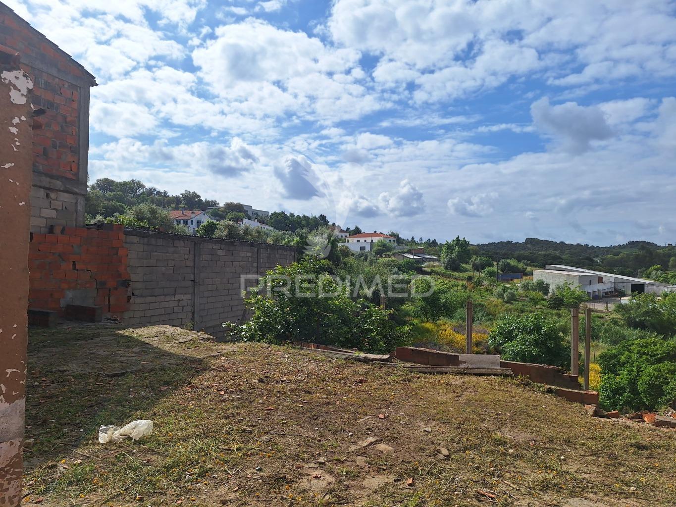 Moradia t2, para reabilitar, chamusca