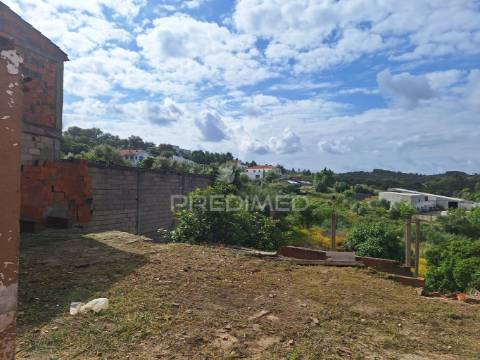 Moradia t2, para reabilitar, chamusca