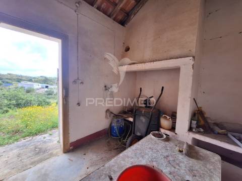 Moradia t2, para reabilitar, chamusca