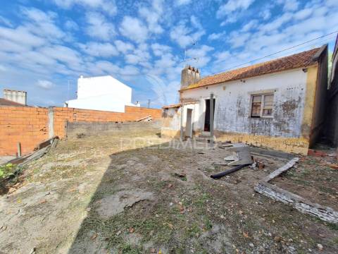 Moradia t2, para reabilitar, chamusca