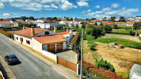 Moradia t4 e terreno com 4087 m2