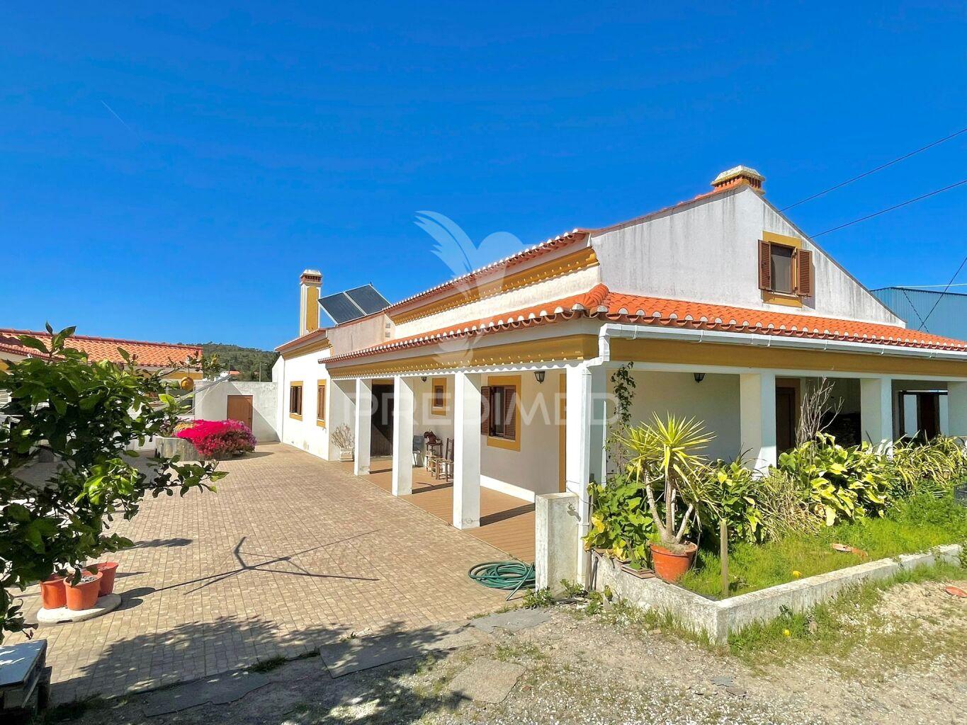 Moradia t4 e terreno com 4087 m2