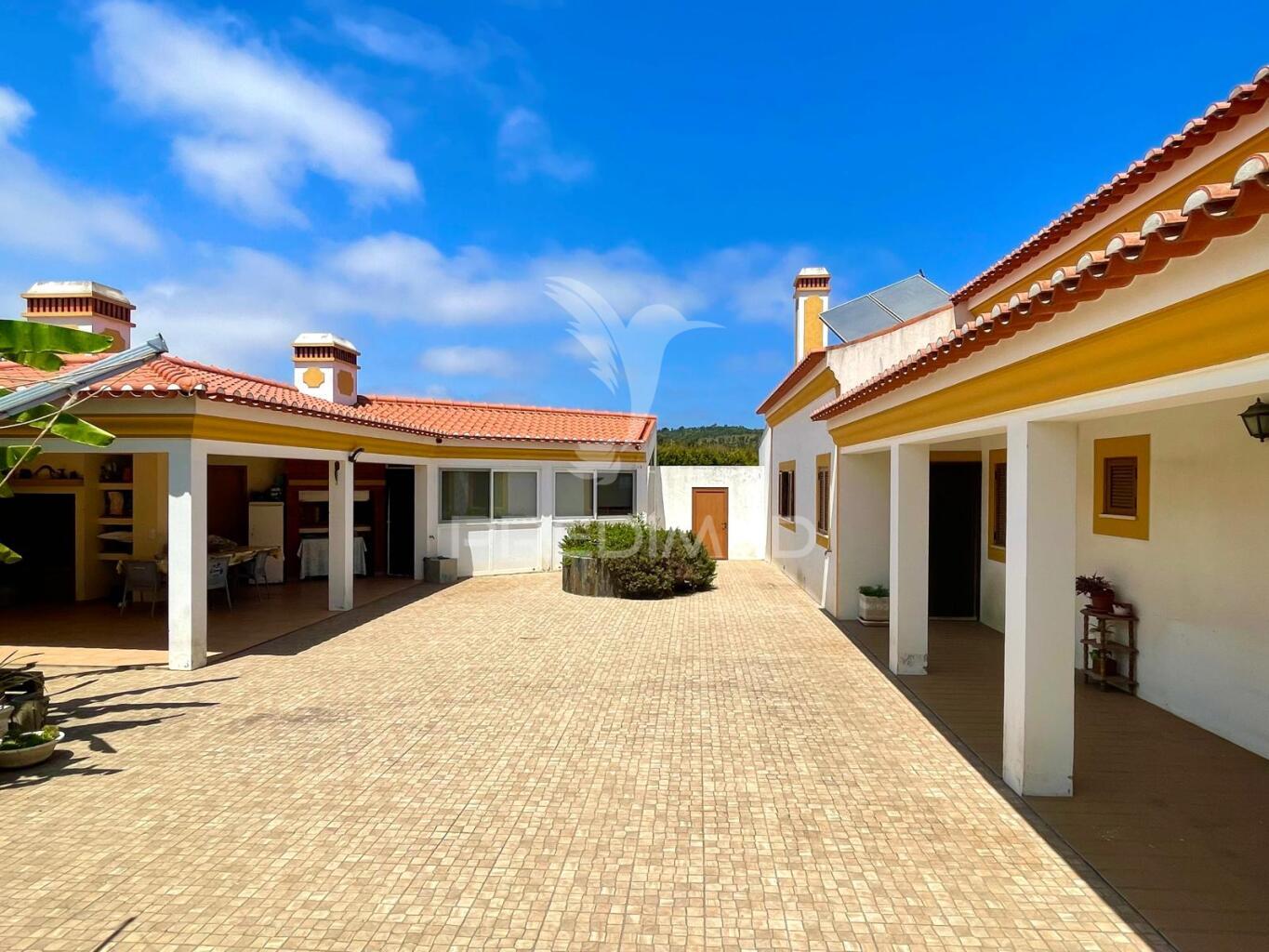 Moradia t4 e terreno com 4087 m2