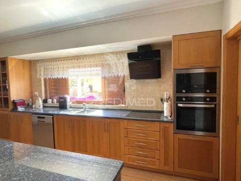 Moradia t4 e terreno com 4087 m2