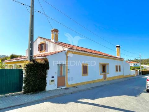 Moradia t4 e terreno com 4087 m2